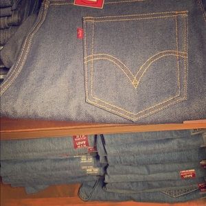 COPY - Men’s Levi’s jeans.